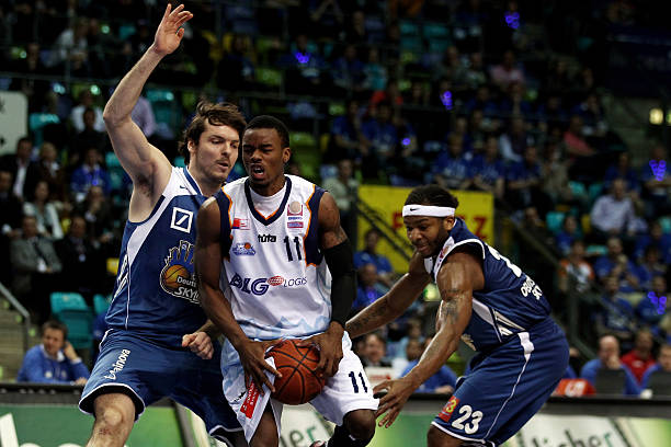 与中前场的 与中前场的