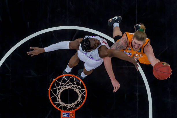 伤病问题是 伤病问题是